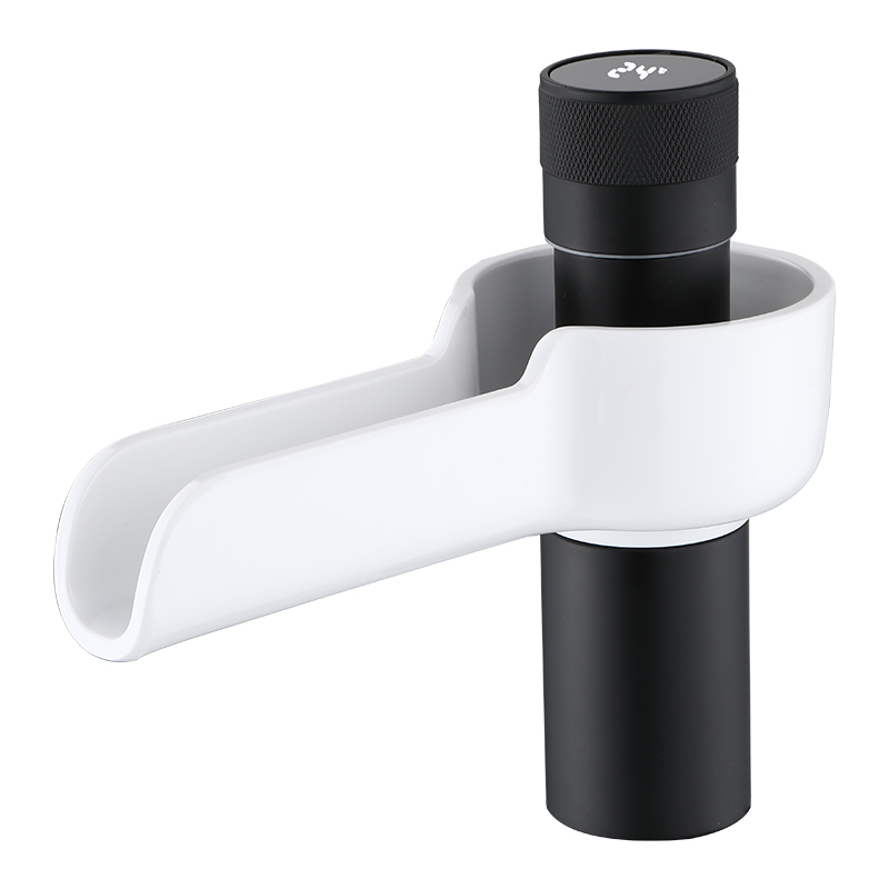 YF200230003 Жезден жасалған бір тұтқалы жоғары сапалы сандық дисплей Ваннаға арналған кран реттелетін берік